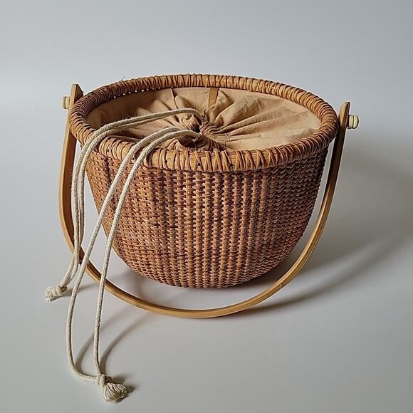 Vintage Nantucket Lightship Lined Woven Wicker Handled Basket 10" Cottagecore - Picture 9 of 16